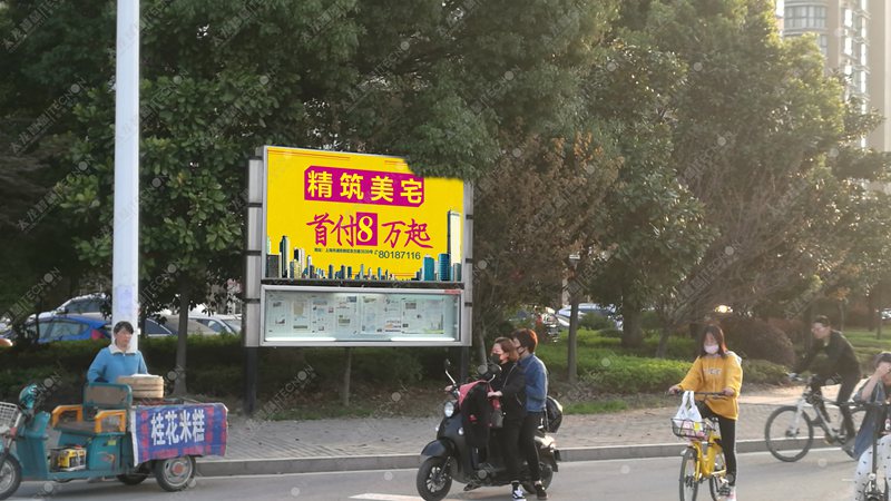 led燈桿屏|智慧燈桿屏|立柱廣告機(jī)|led廣告機(jī)|落地廣告機(jī)|智慧路燈|智慧燈桿|燈桿廣告機(jī)|智能廣告機(jī)|燈桿屏|智慧燈桿顯示屏
